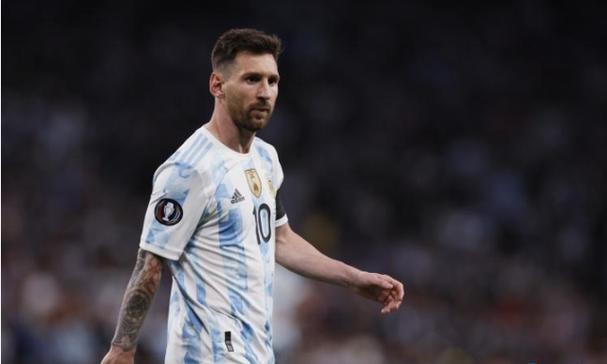 一个男人不删你，也不联系你，其实用意很明显：两个字